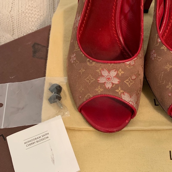 Louis Vuitton monogram cherry heels - Picture 6 of 8